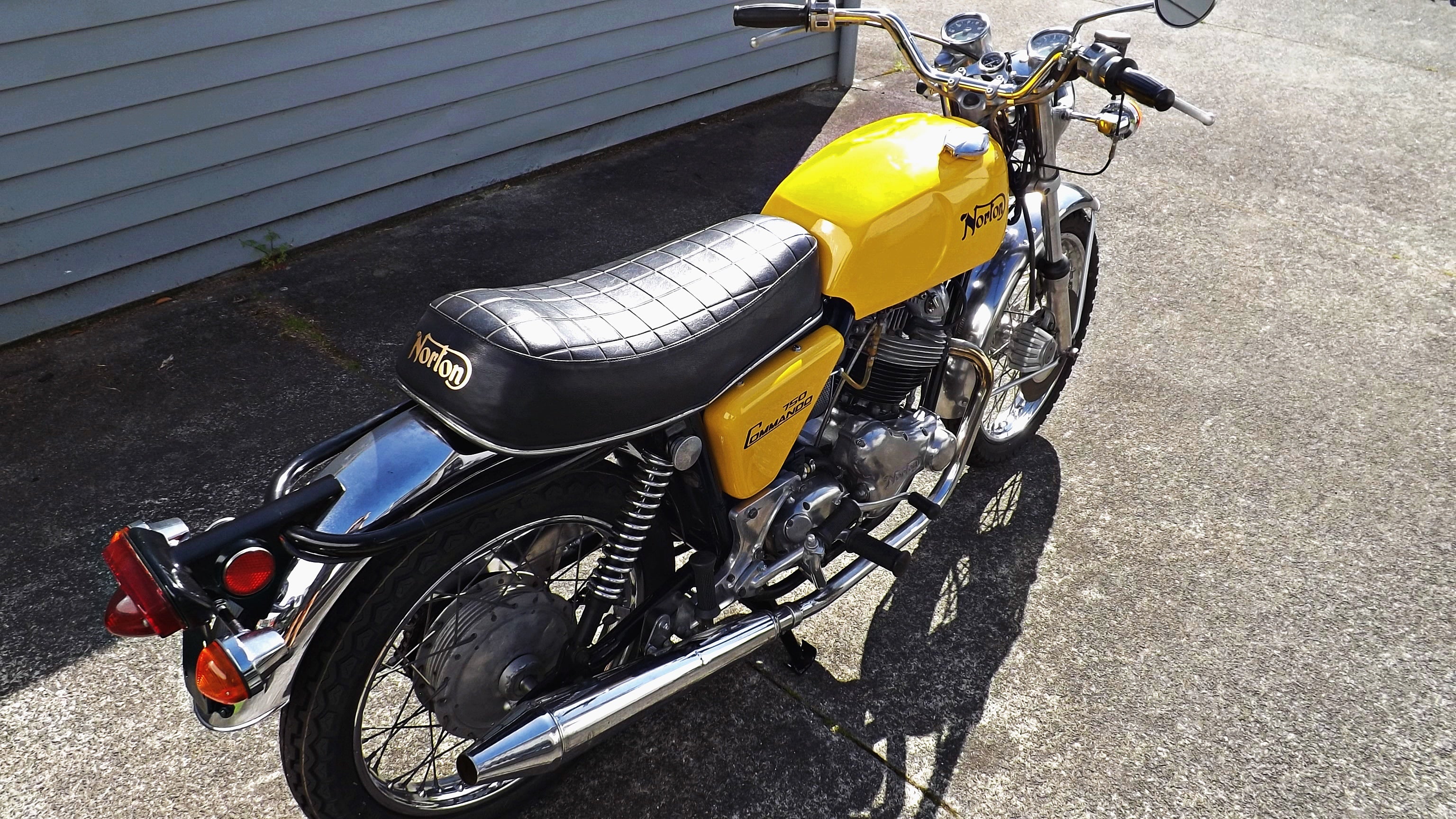 1972 Norton Commando 750 Combat